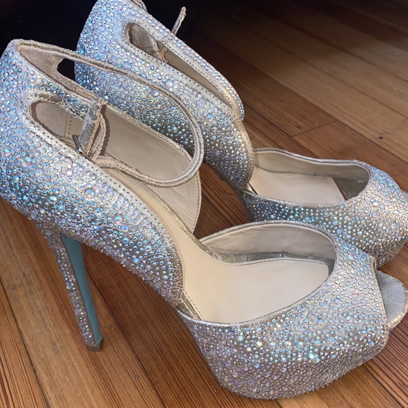 LIMITED edition Betsey Johnson AB crystal heel - Picture 17 of 17